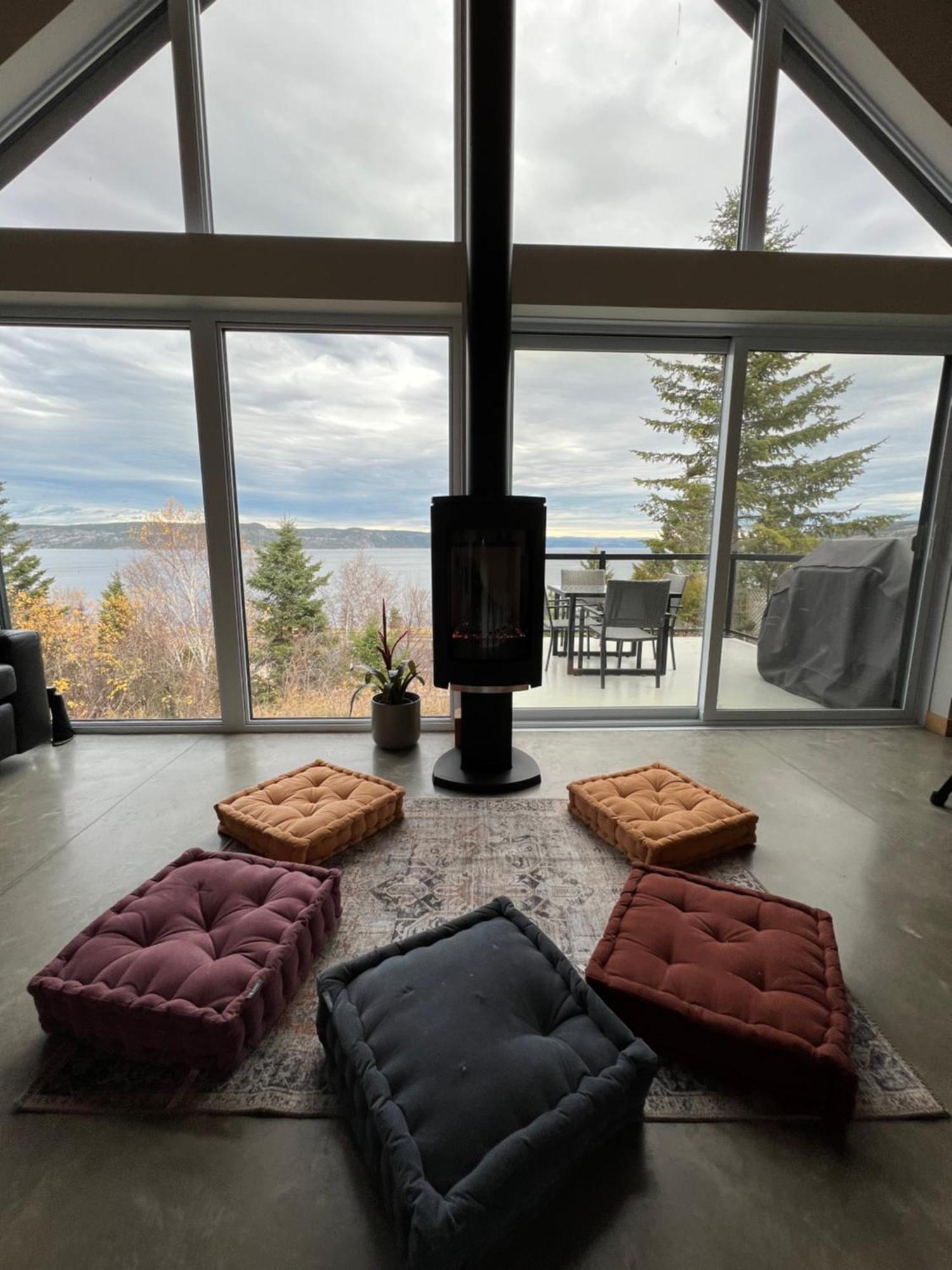 Magical Loft : Breathtaking View & Cozy Fireplace Saguenay Bagian luar foto
