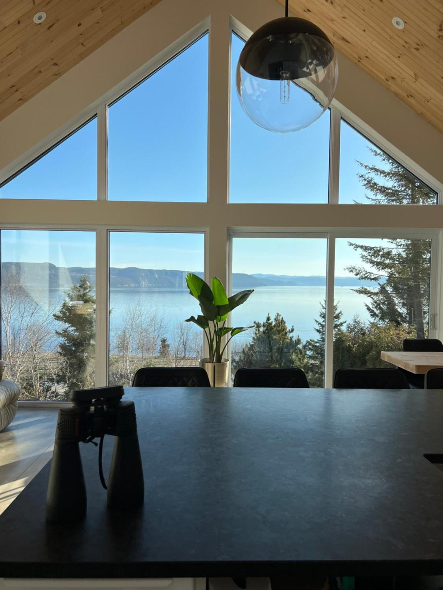 Magical Loft : Breathtaking View & Cozy Fireplace Saguenay Bagian luar foto