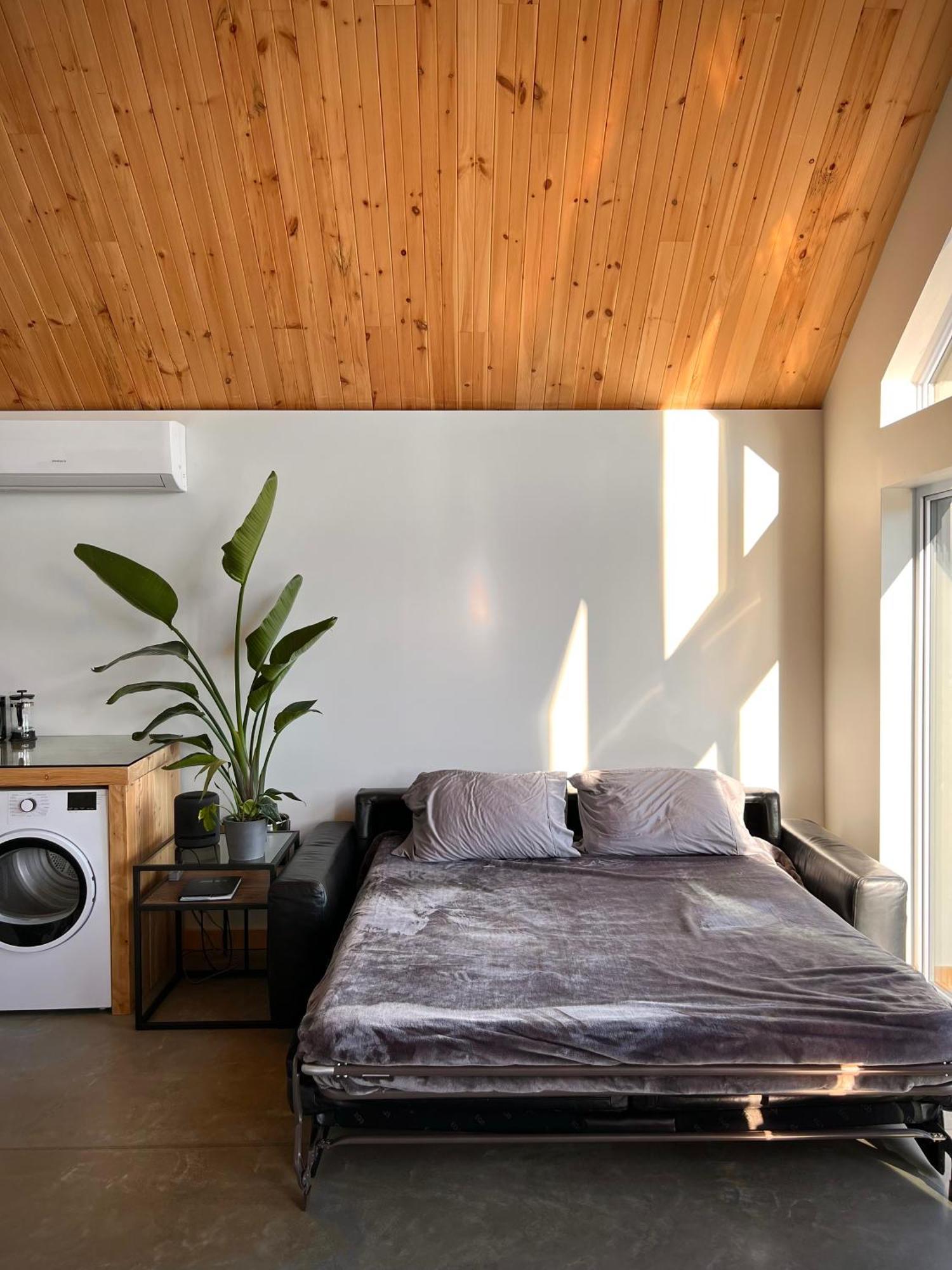 Magical Loft : Breathtaking View & Cozy Fireplace Saguenay Bagian luar foto