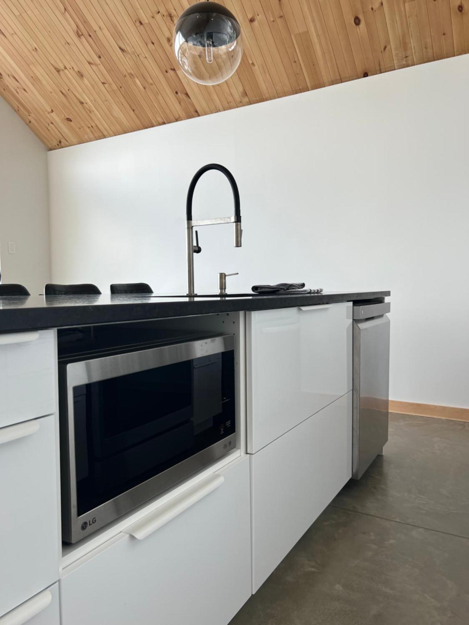 Magical Loft : Breathtaking View & Cozy Fireplace Saguenay Bagian luar foto